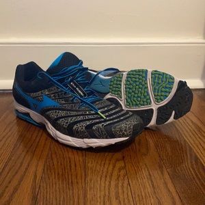 Mizuno Wave Sayonara 2 running shoes